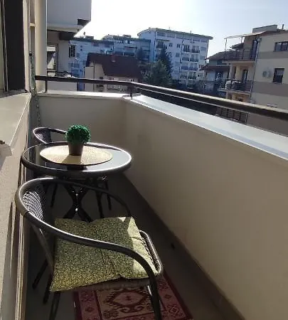 Verona Lakic 아파트 *