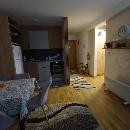 아파트 Verona Lakic